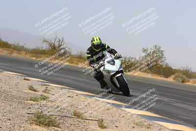 media/Mar-28-2022-Superbike Trackdays (Mon) [[b8603d0f67]]/Open Track Time/Turn 3 Inside/